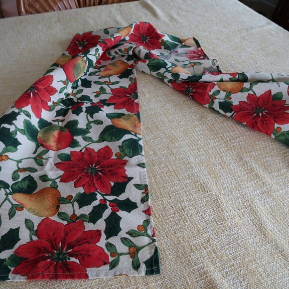 Christmas Poinsettias and Fruit Print Table Runner Homespun Style - Picture 8 of 8
